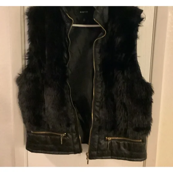 Rampage Brand - Faux fur vest, size large - Picture 2 of 11